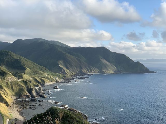 Where dragons meet the mountains and sea 