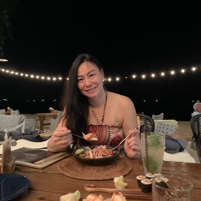 The glass house ร้านอาหารติดชายหาดวงศ์อมาตย์