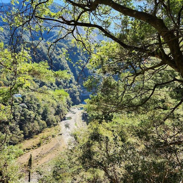 The BoJinJiaShan Hiking Trial