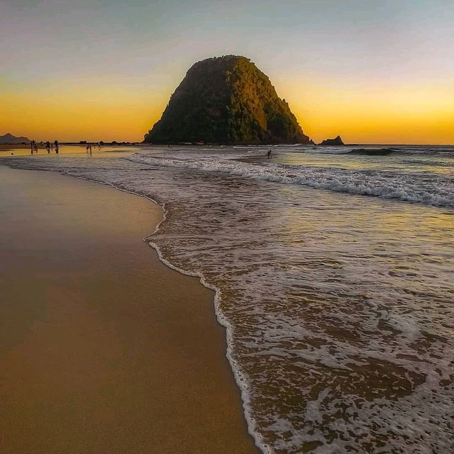 PULAU MERAH BEACH - BANYUWANGI