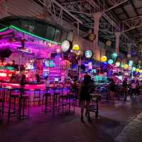 สีสันยามค่ำคืนของป่าตอง