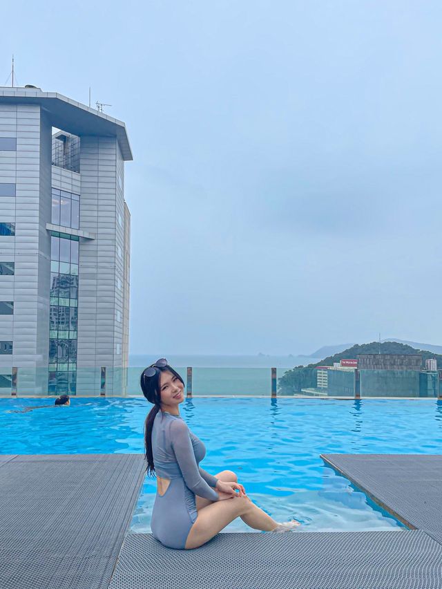 역대급 킹 가성비 오션뷰 루프탑 수영장 호텔, 베이몬드