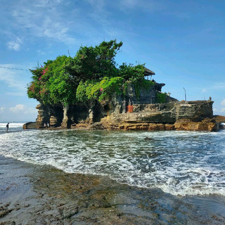 峇里島位在海上的無敵海神廟，必去景點！