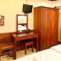 Stay budget at Thanaboun guesthouse 