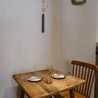 隱於豪宅區的歐式小木屋