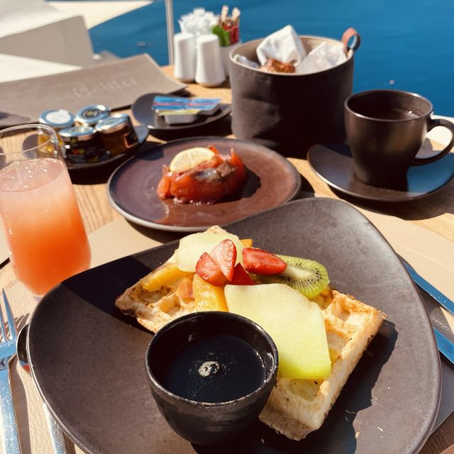 【サントリーニ島】エーゲ海で極上の朝ご飯を🫶✨