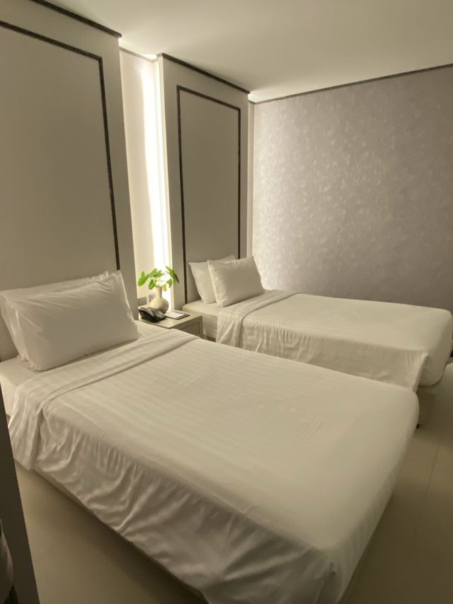 Manhattan Pattaya Hotel ทันสมัย เรียบหรู ดูดี