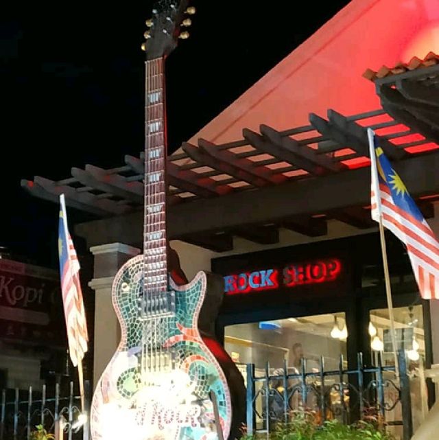 IT'S HARD ROCK CAFE!