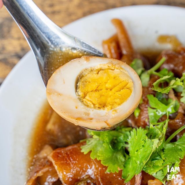 ร้านข้าวขาหมูเจ้าเด็ดเจ้าดังย่านนวมินทร์