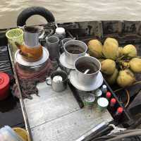 Lively floating market and try local produce