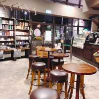 大又舒適✅☕️🫖STARBUCKS 星巴克 (台北圓環門市)