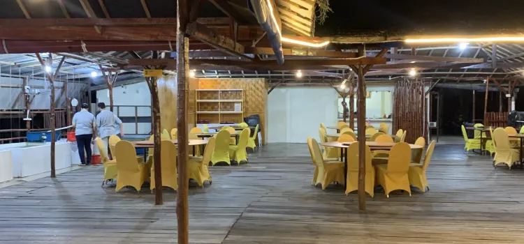 Kampoeng Kelong Seafood Restaurant