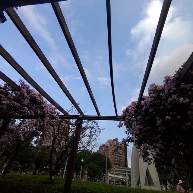 三重菜寮捷運站