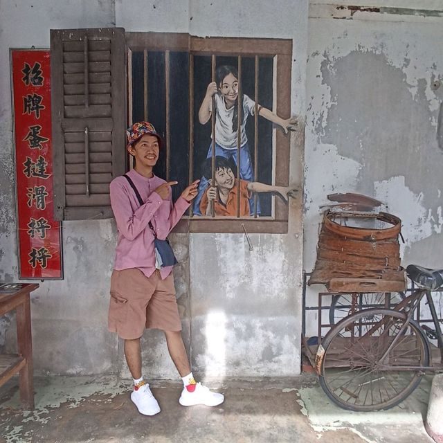 Finding mural in Penang
