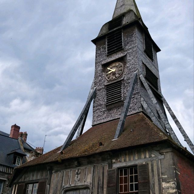フランスの港町オンフルール