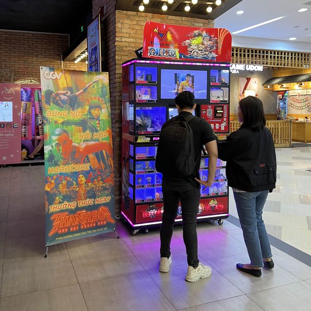 movie, relax, take photos, catch toys here