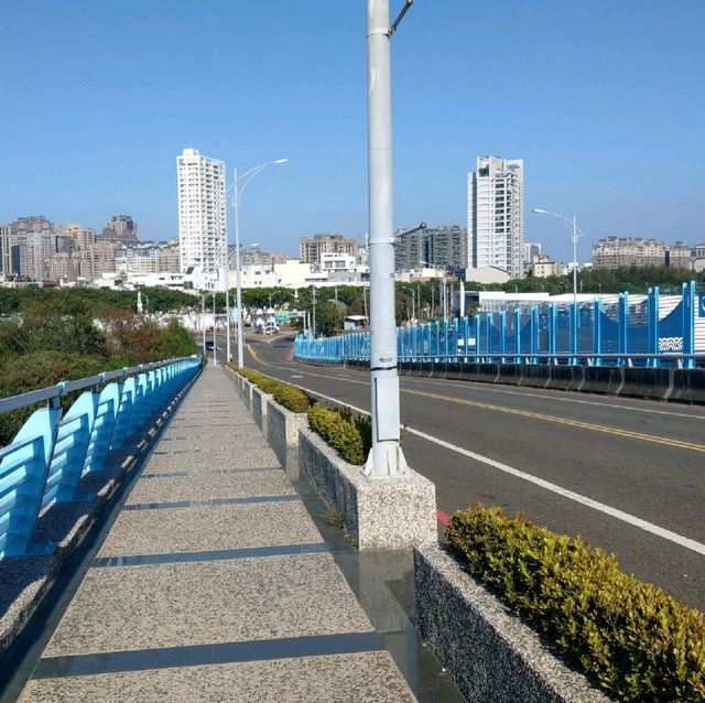 【台南遊記】不一樣的玩法--漫步漁光大橋到漁光島