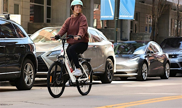 Ride New Haven: New Haven's e-Bike Share | New Haven Green Flag Pole