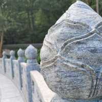 青空下的慈山寺
