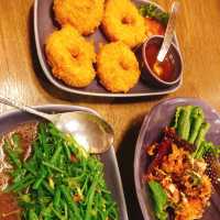 紫的國度💜 NARA Thai Cuisine 泰式料理 台北統一時代店