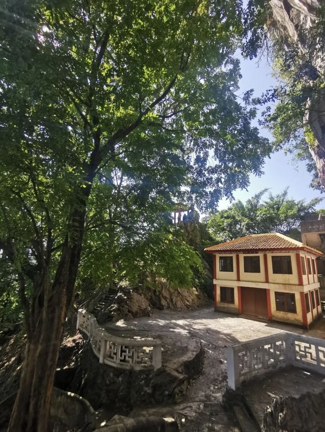 Perak Tong Cave Temple