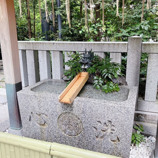 【東京】都会の中の歴史ある金運神社