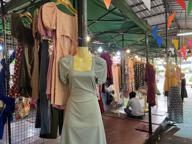 ตลาดนัด บิ๊กซีรัชดา