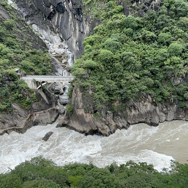 Explore Tiger Leaping Gorge