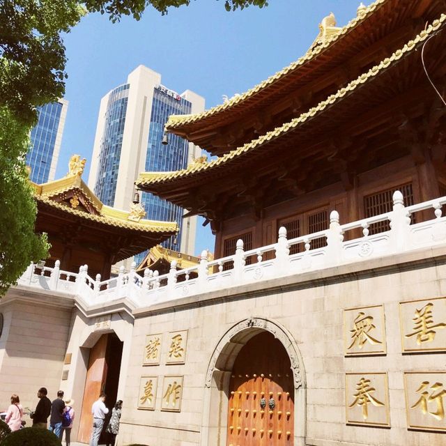 Jing'An Temple in Downtown Shanghai