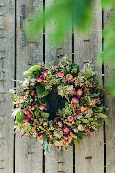 October Everlasting Dried Flower Wreath | Petersham Nurseries