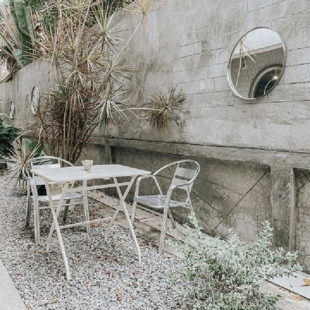 LA BUANA COFFEE BAR,MAKASSAR