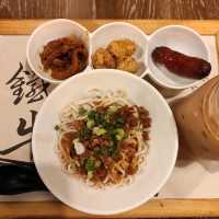 下午茶價錢抵 但環境衛生差