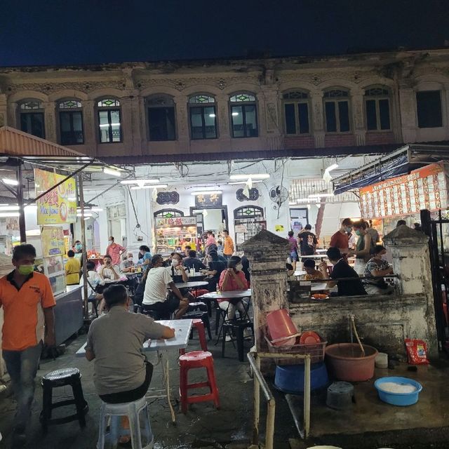 Presgrave Street Hawker Centre (local food)