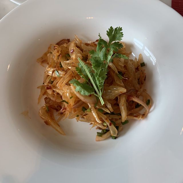 อร่อยมื้อกลางวันที่ VIU@The St. Regis Bangkok 