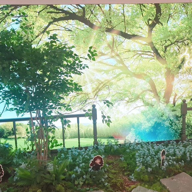 🤗유니크한 케이스📱 상점에 애니메이션🎨을 곁들인 