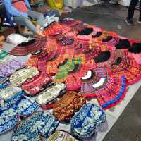 เดินเที่ยวตลาดมืด หลวงพระบาง