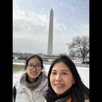 มาถ่ายรูปกับ Washington Monument กัน