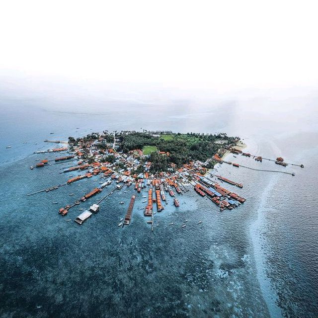 DERAWAN ISLAND, EAST KALIMANTAN