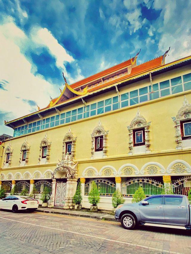 ไหว้หลวงพ่อขาว | วัดอินทขิลสะดือเมือง | เชียงใหม่