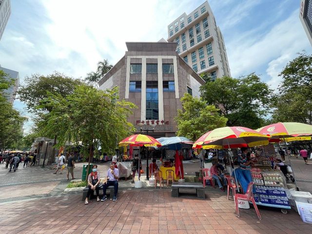 Sun Lim Square outdoor markets