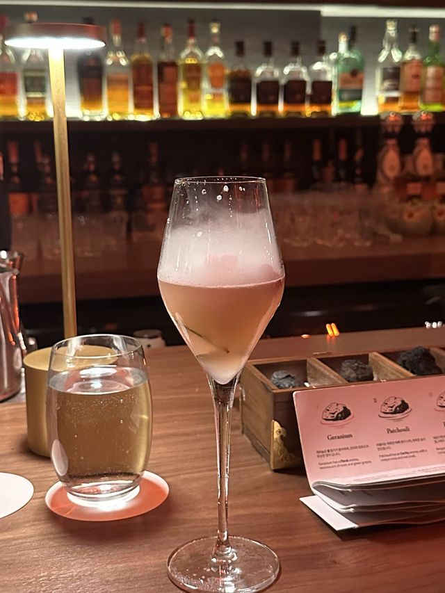 조향을 모티브로한 이색 칵테일바 🍹