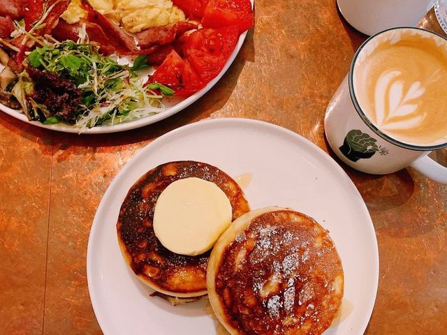 A bit of sweetness and coffee