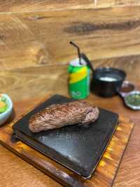 荃灣必食A5和牛鵝肝丼 🍱鐵板熱石牛
