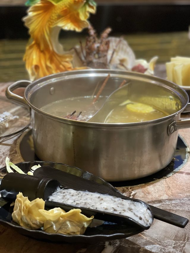 香港探店 旺角美食 阿爺八鮮鍋 豐富海鮮🦞 香港探店 旺角美食 阿爺八鮮鍋 豐富海鮮🦞