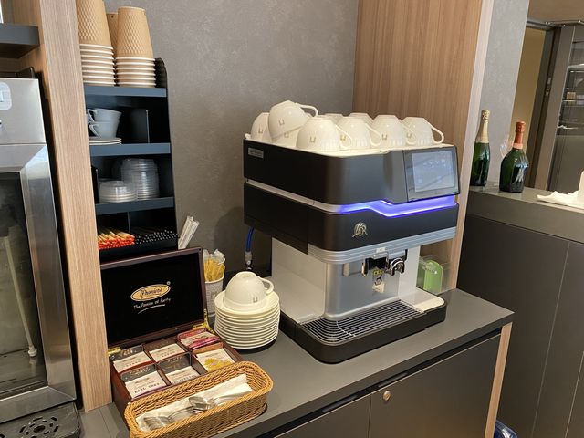 京都最古のコンクリート造りの小学校校舎に宿泊できます。