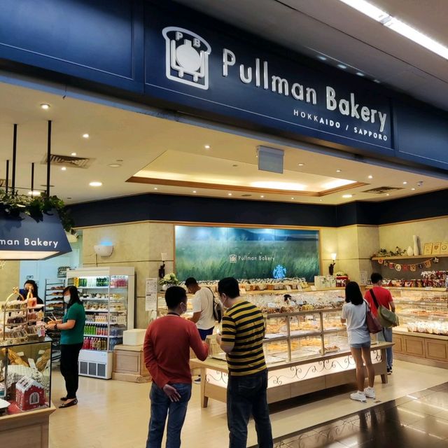 2 Story Shopping and Dining Heaven