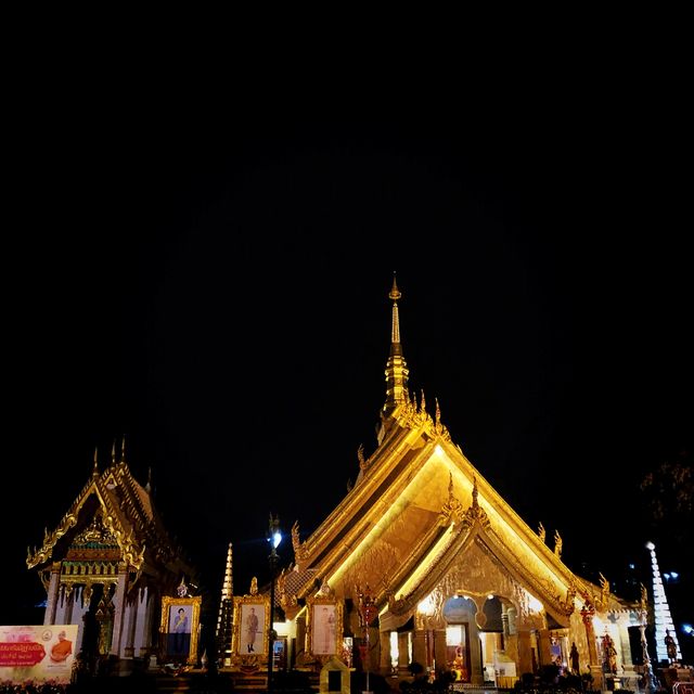 An amazing temple to visit at night!