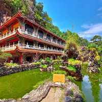 Sam Poh Tong Temple