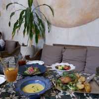 走進復古莊園享受chilling lunch 