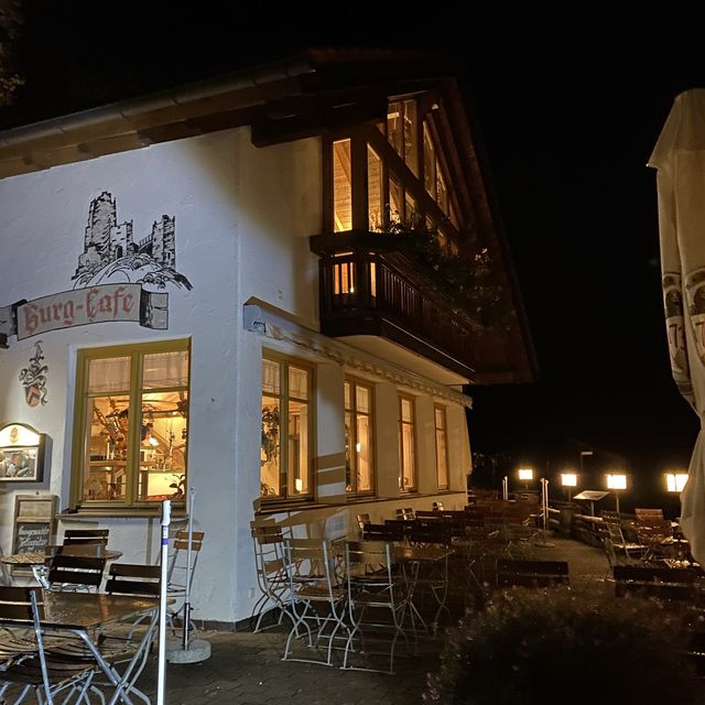 A friendly cafe/restaurant at a castle ruins